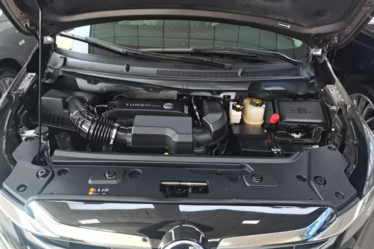 Used Buick GL8 2023 Land Executive Class Comfort Model Engine Bay