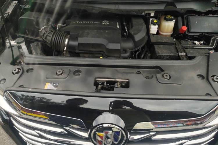 Used Buick GL8 2023 Land Executive Class Comfort Model Engine Bay