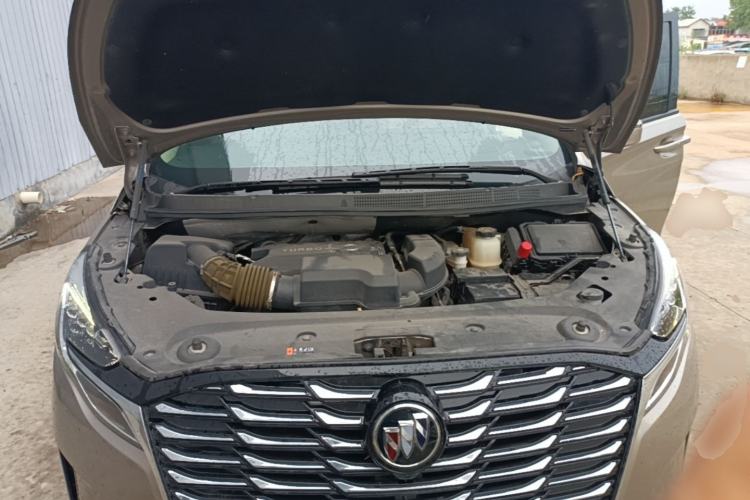 Used Buick GL8 2023 ES Lu Zun Deluxe Model Engine Bay