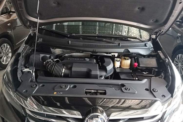 Used Buick GL8 2023 Land Executive Class Comfort Model Engine Bay