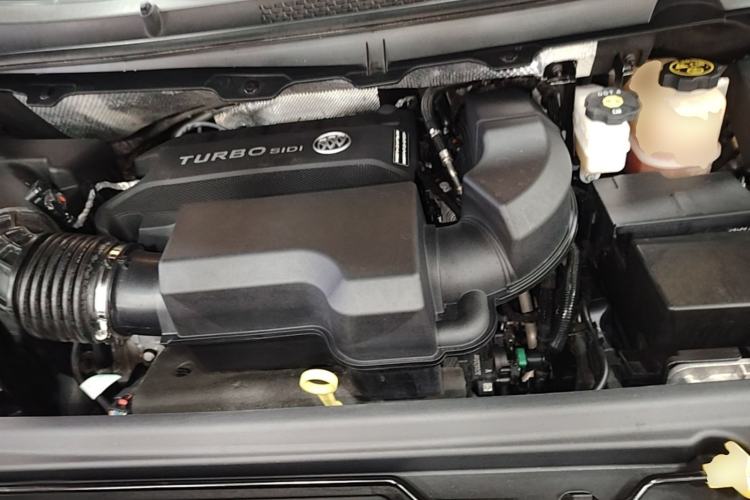 Used Buick GL8 2023 Facelifted Land Cruiser Executive Luxury Version Engine Bay
