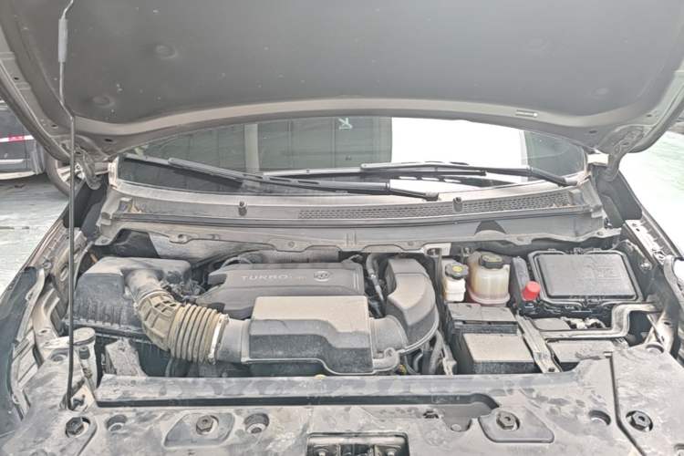 Used Buick GL8 2023 Land Executive Class 652T Luxury Model Engine Bay