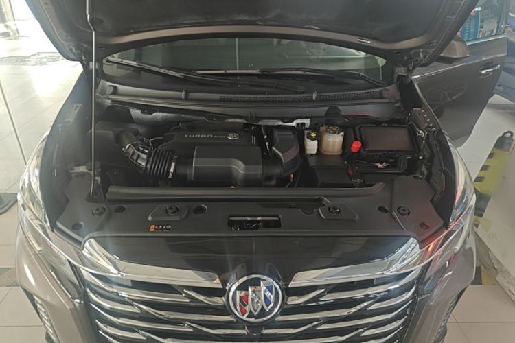 Used Buick GL8 2023 Facelifted Land Cruiser Executive Luxury Version Engine Bay