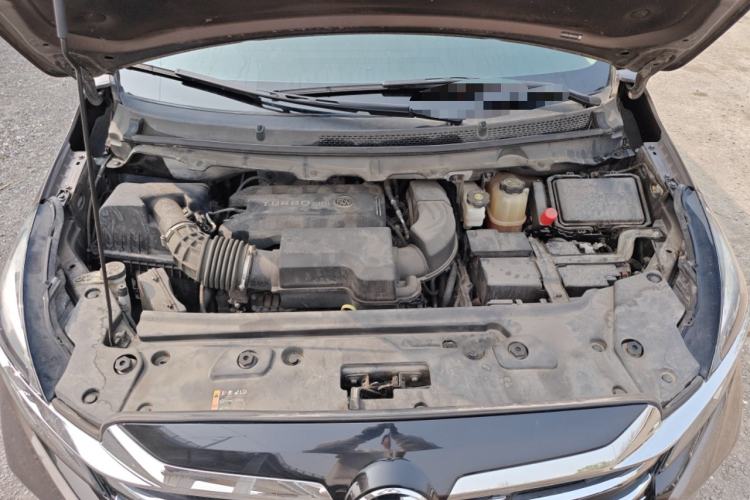 Used Buick GL8 2023 Land Executive Class Deluxe Model Engine Bay