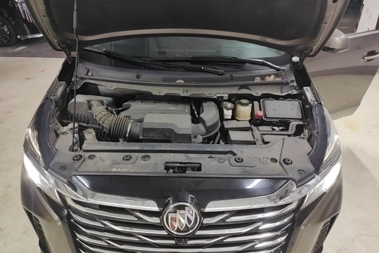 Used Buick GL8 2023 Land Executive Class Deluxe Model Engine Bay
