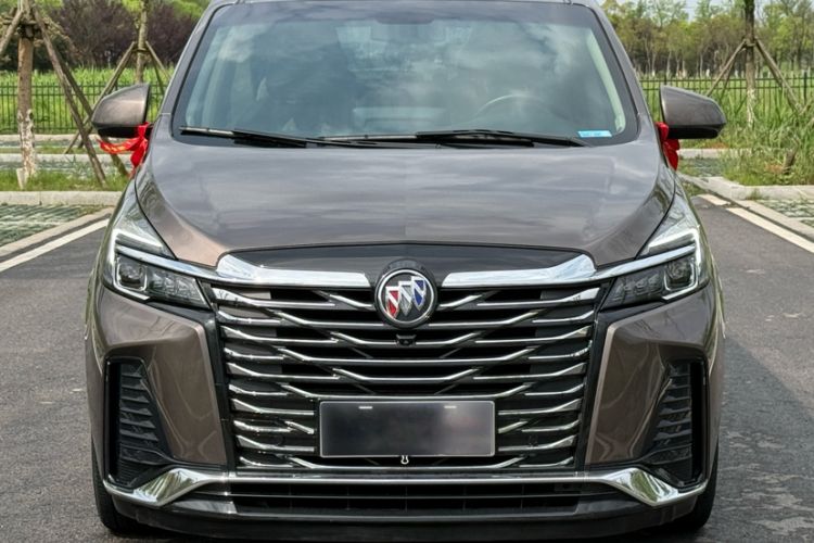 Used Buick GL8 2023 Facelifted Land Cruiser Executive Luxury Version Exterior 1