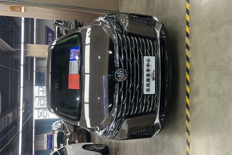 Used Buick GL8 2023 Facelifted Land Cruiser Executive Luxury Version Exterior 1