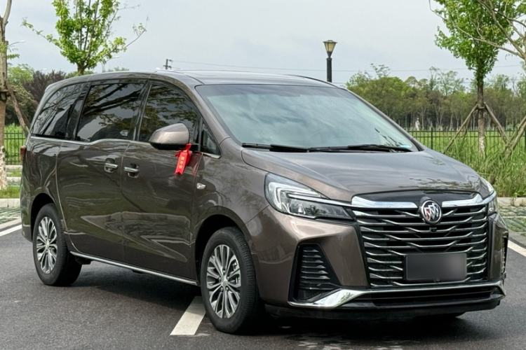 Used Buick GL8 2023 Facelifted Land Cruiser Executive Luxury Version Exterior 2