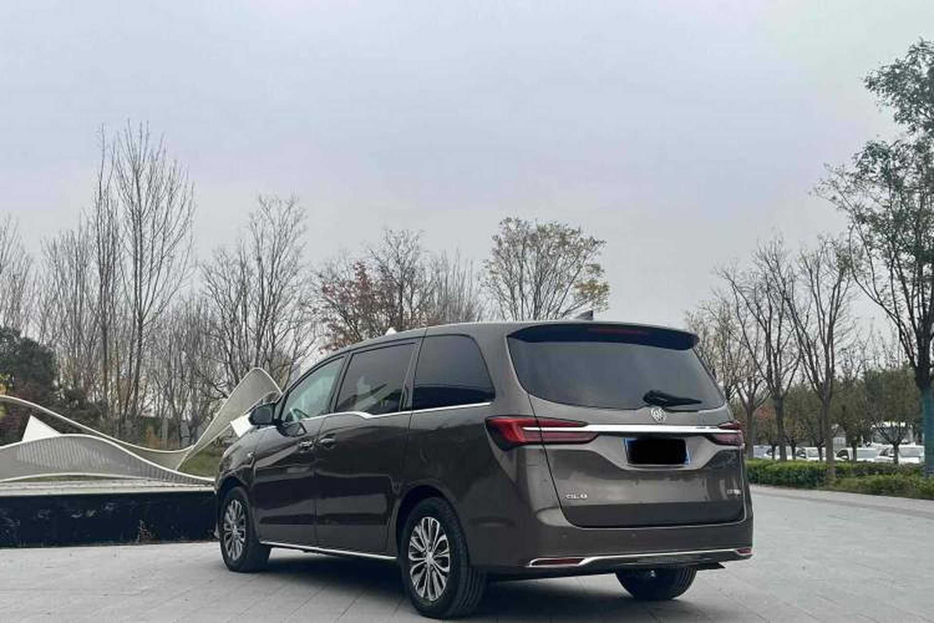 Used Buick GL8 2023 Facelifted Land Cruiser Executive Luxury Version Exterior 2