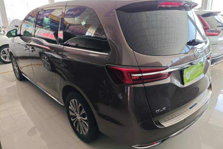 Used Buick GL8 2023 Facelifted Land Cruiser Executive Luxury Version Exterior 2