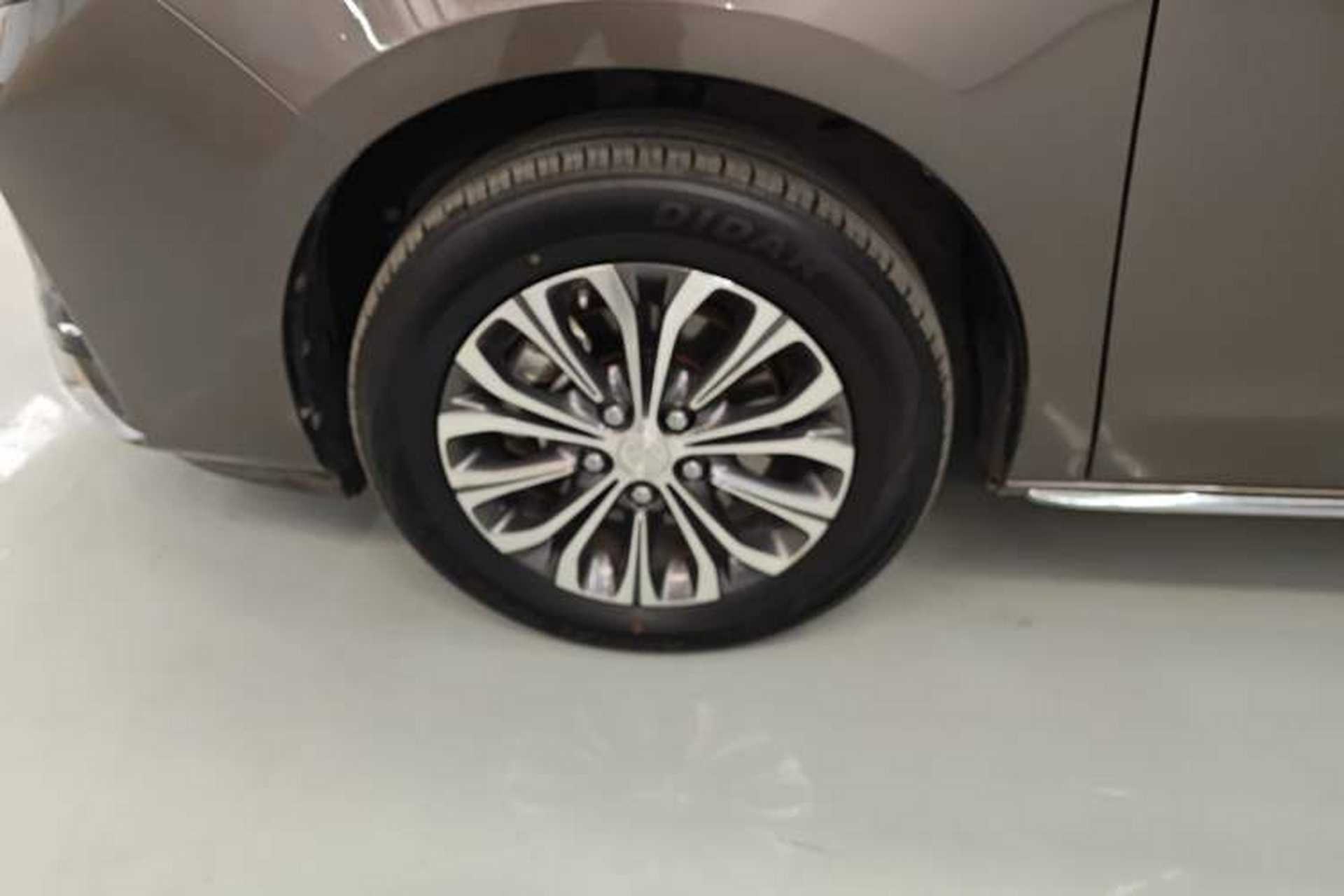 Used Buick GL8 2023 Land Executive Class Comfort Model Exterior 2