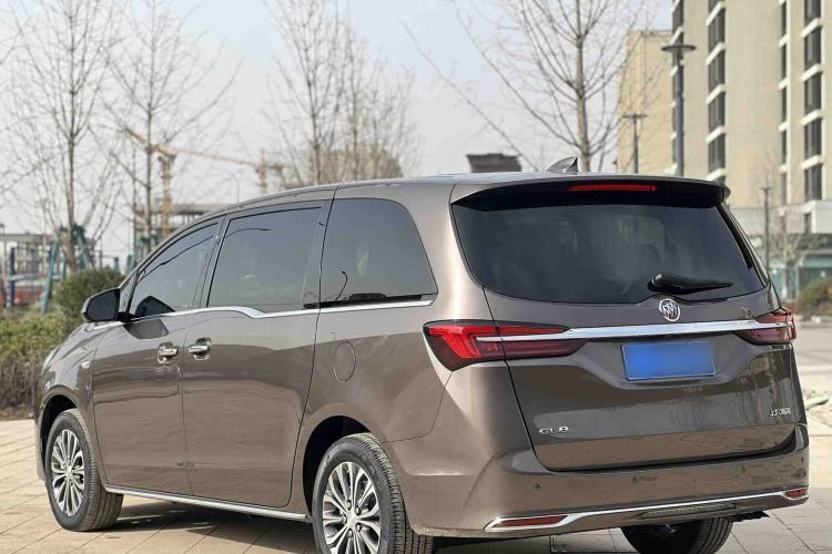 Used Buick GL8 2023 Facelifted Land Cruiser Executive Luxury Version Exterior 2