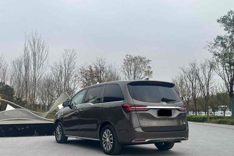 Used Buick GL8 2023 Facelifted Land Cruiser Executive Luxury Version Exterior 2