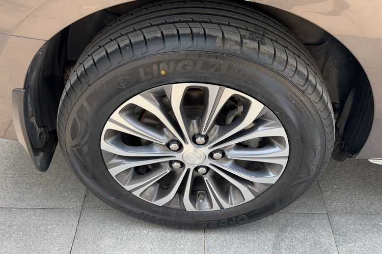 Used Buick GL8 2023 Land Executive Class Comfort Model Exterior 2