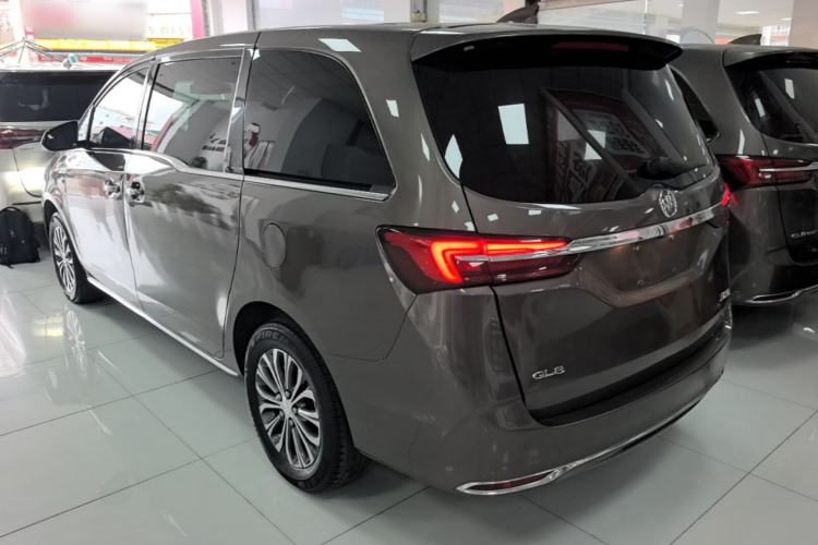 Used Buick GL8 2023 Facelifted Land Cruiser Executive Luxury Version Exterior 2