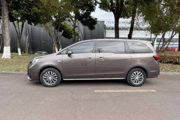 Used Buick GL8 2023 Land Executive Class Deluxe Model Exterior 3
