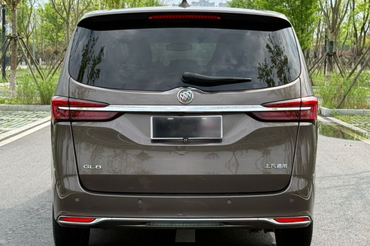 Used Buick GL8 2023 Facelifted Land Cruiser Executive Luxury Version Exterior 3