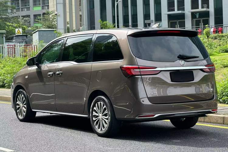 Used Buick GL8 2023 Land Executive Class Deluxe Model Exterior 3
