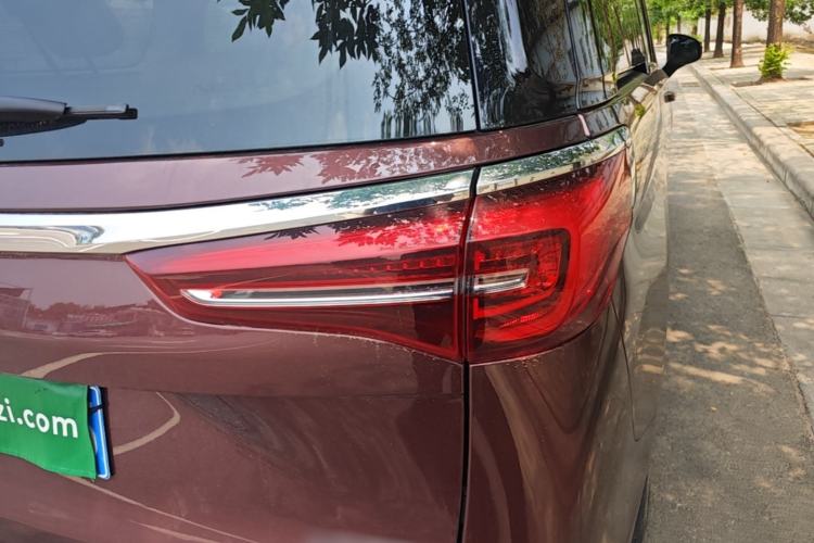 Used Buick GL8 2023 ES Lu Zun Deluxe Model Exterior 3