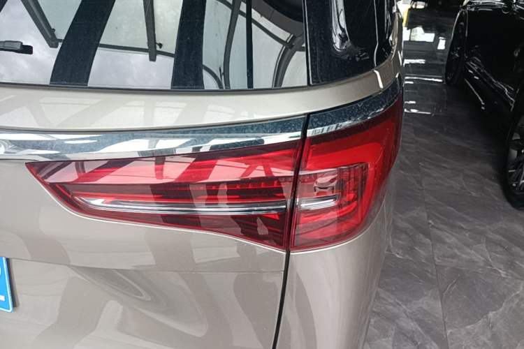 Used Buick GL8 2023 ES Lu Zun Comfort Model Exterior 3
