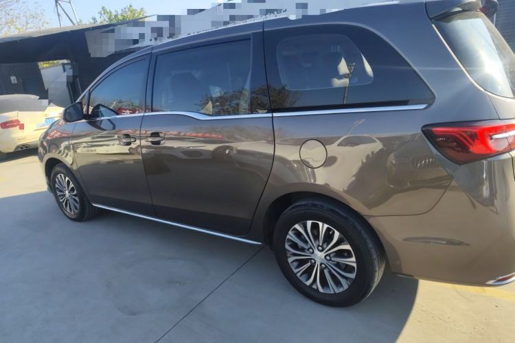 Used Buick GL8 2023 Land Executive Class Comfort Model Exterior 3