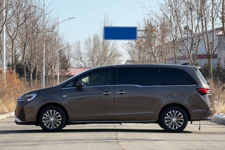 Used Buick GL8 2023 Land Executive Class 652T Luxury Model Exterior 3