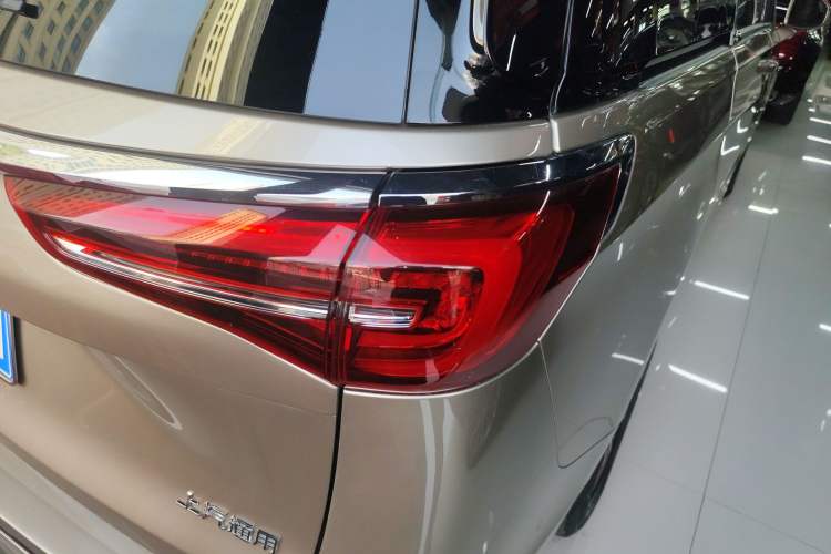 Used Buick GL8 2023 ES Lu Zun Deluxe Model Exterior 3