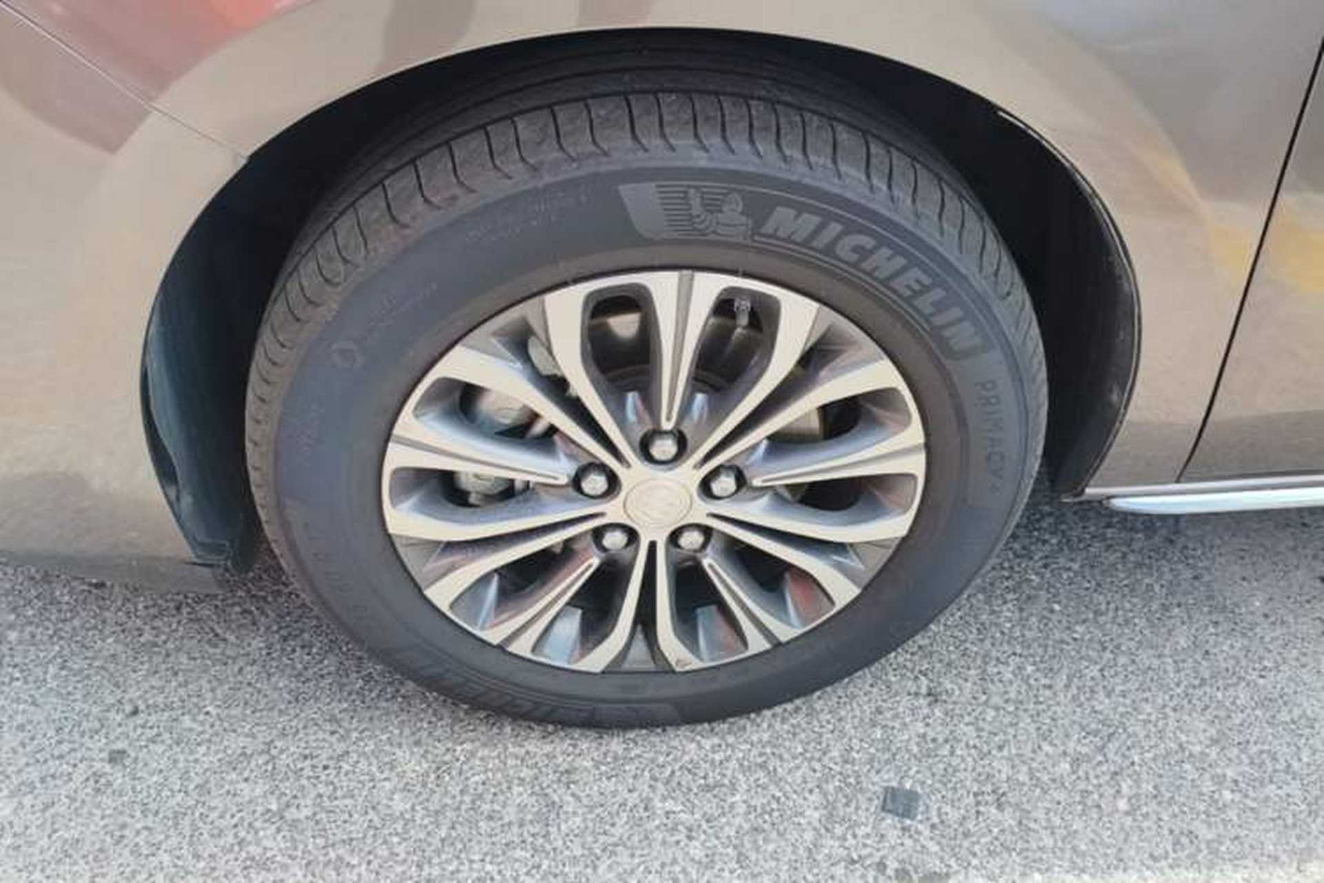 Used Buick GL8 2023 Land Executive Class Smart Enjoyment Model Exterior 4