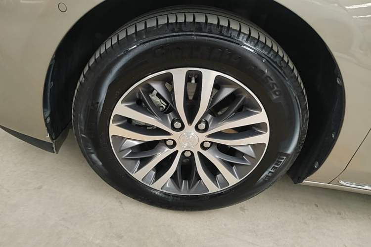 Used Buick GL8 2023 ES Lu Zun Deluxe Model Exterior 4