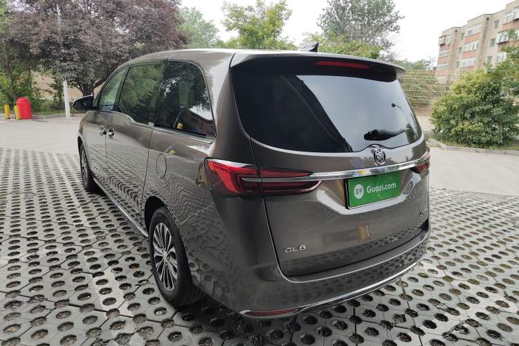 Used Buick GL8 2023 Facelifted Land Cruiser Executive Luxury Version Exterior 4