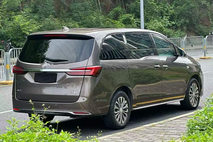 Used Buick GL8 2023 Land Executive Class Deluxe Model Exterior 4