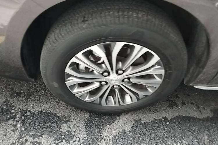 Used Buick GL8 2023 Land Executive Class Smart Enjoyment Model Exterior 4
