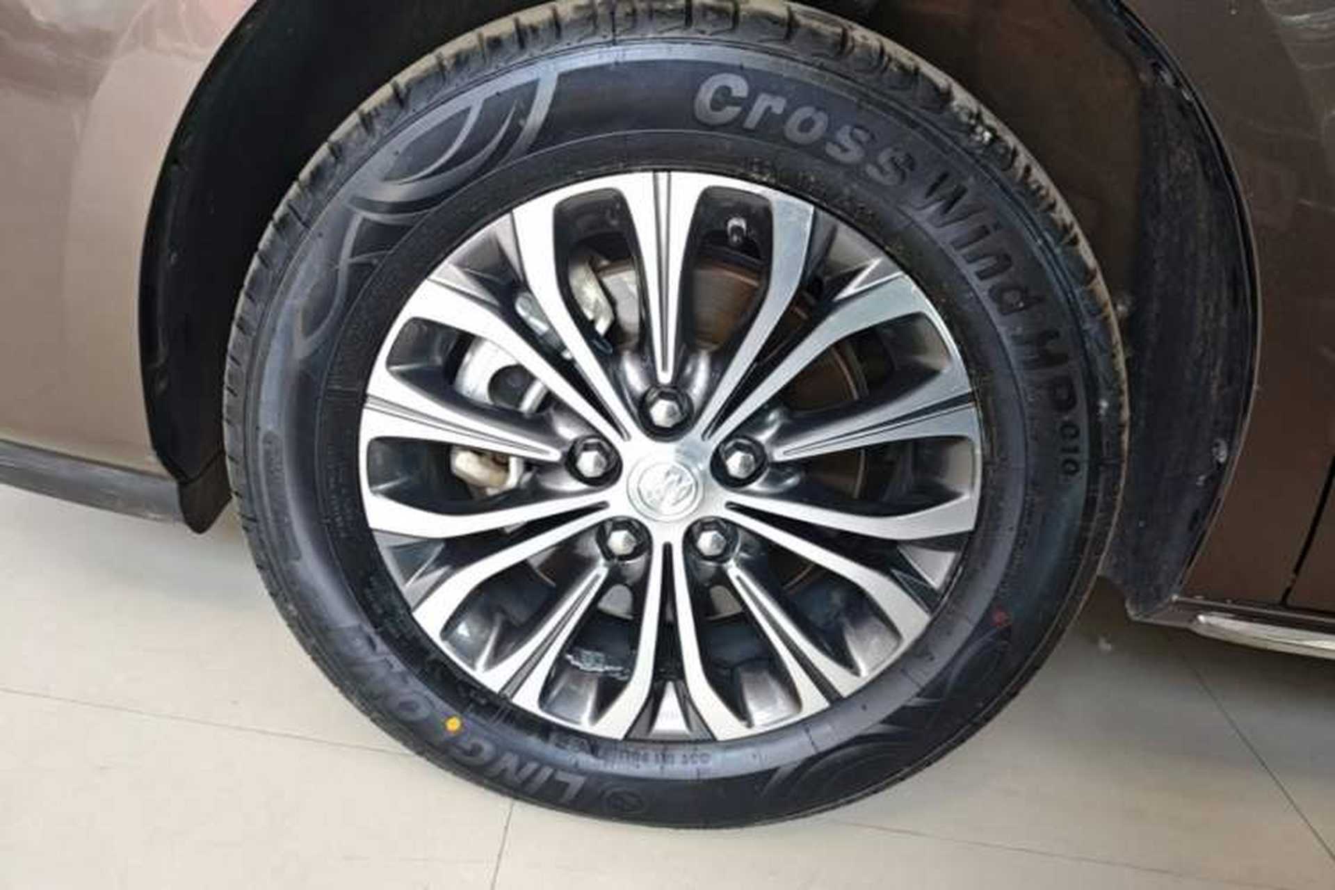 Used Buick GL8 2023 Facelifted Land Cruiser Executive Luxury Version Exterior 4