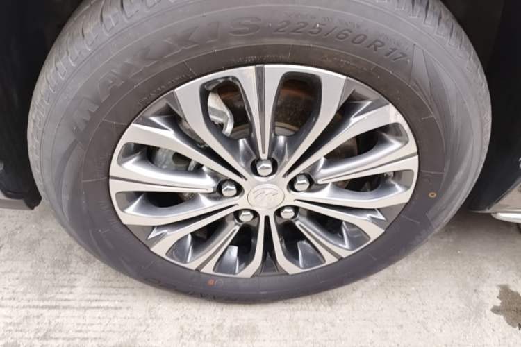 Used Buick GL8 2023 Land Executive Class 652T Luxury Model Exterior 4