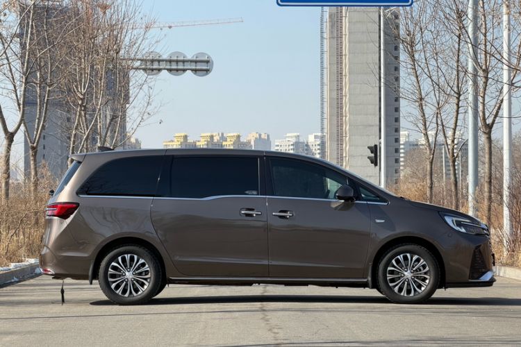 Used Buick GL8 2023 Land Executive Class 652T Luxury Model Exterior 4