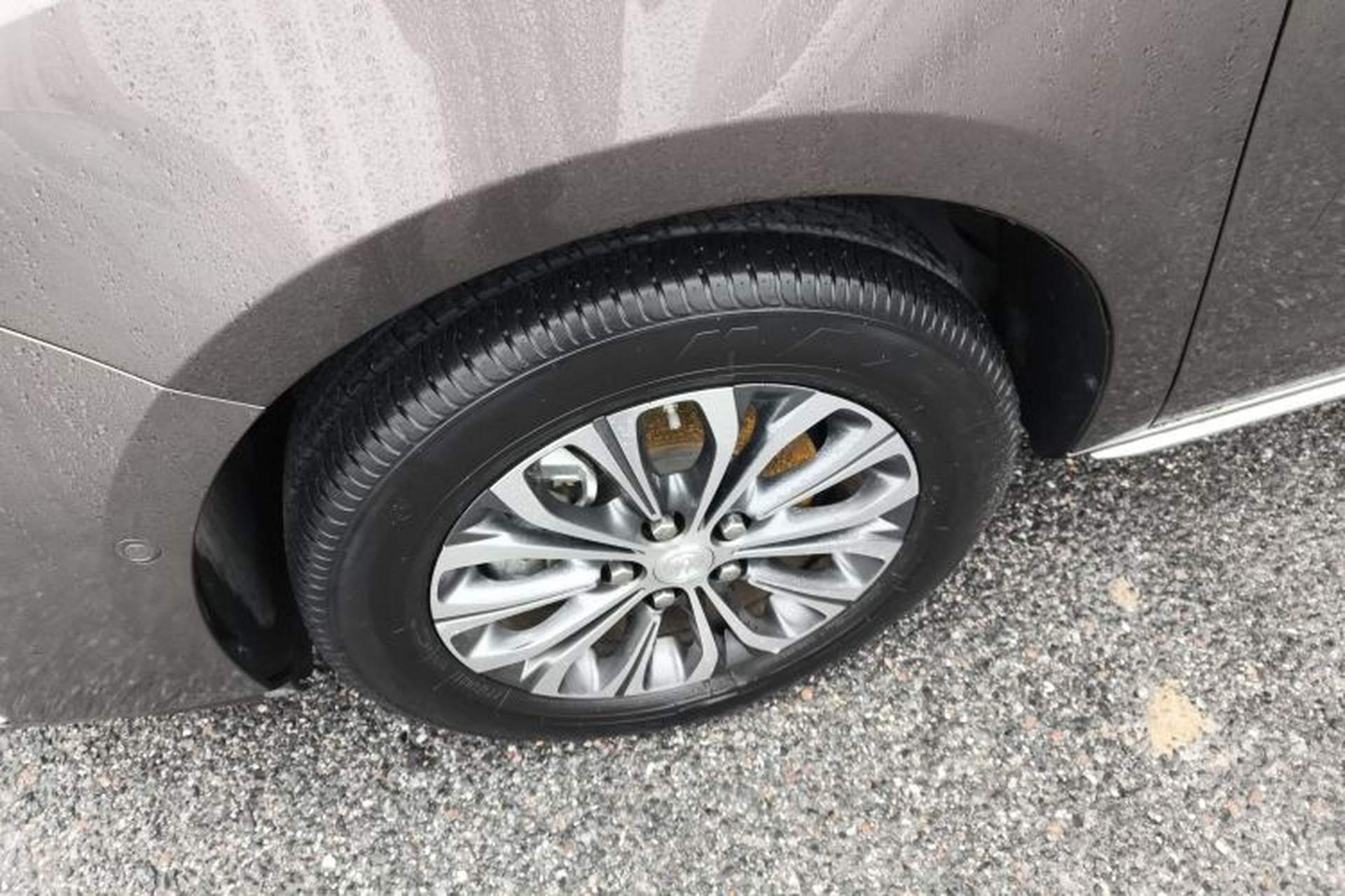Used Buick GL8 2023 Land Executive Class Deluxe Model Exterior 4