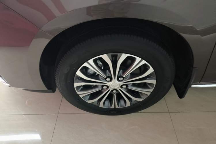 Used Buick GL8 2023 Land Executive Class Comfort Model Exterior 4