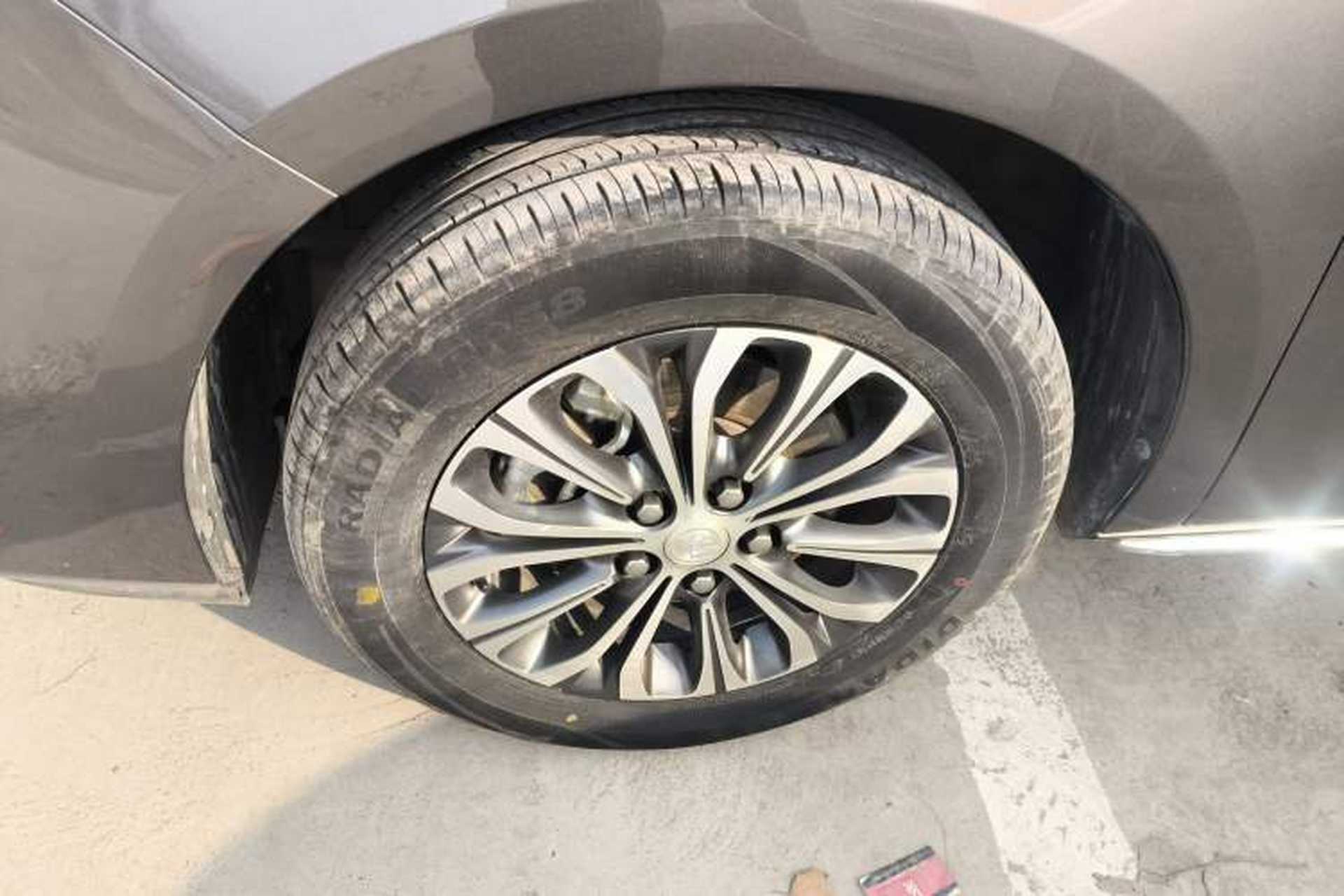 Used Buick GL8 2023 Land Executive Class Comfort Model Exterior 4