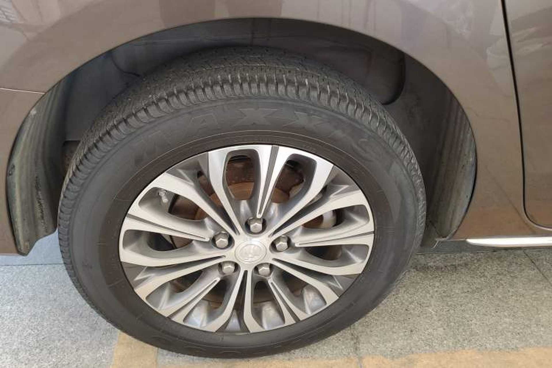 Used Buick GL8 2023 Land Executive Class Comfort Model Exterior 5