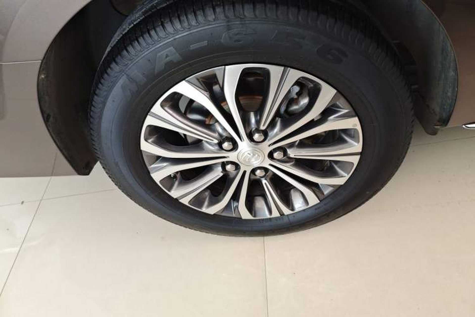 Used Buick GL8 2023 Facelifted Land Cruiser Executive Luxury Version Exterior 5