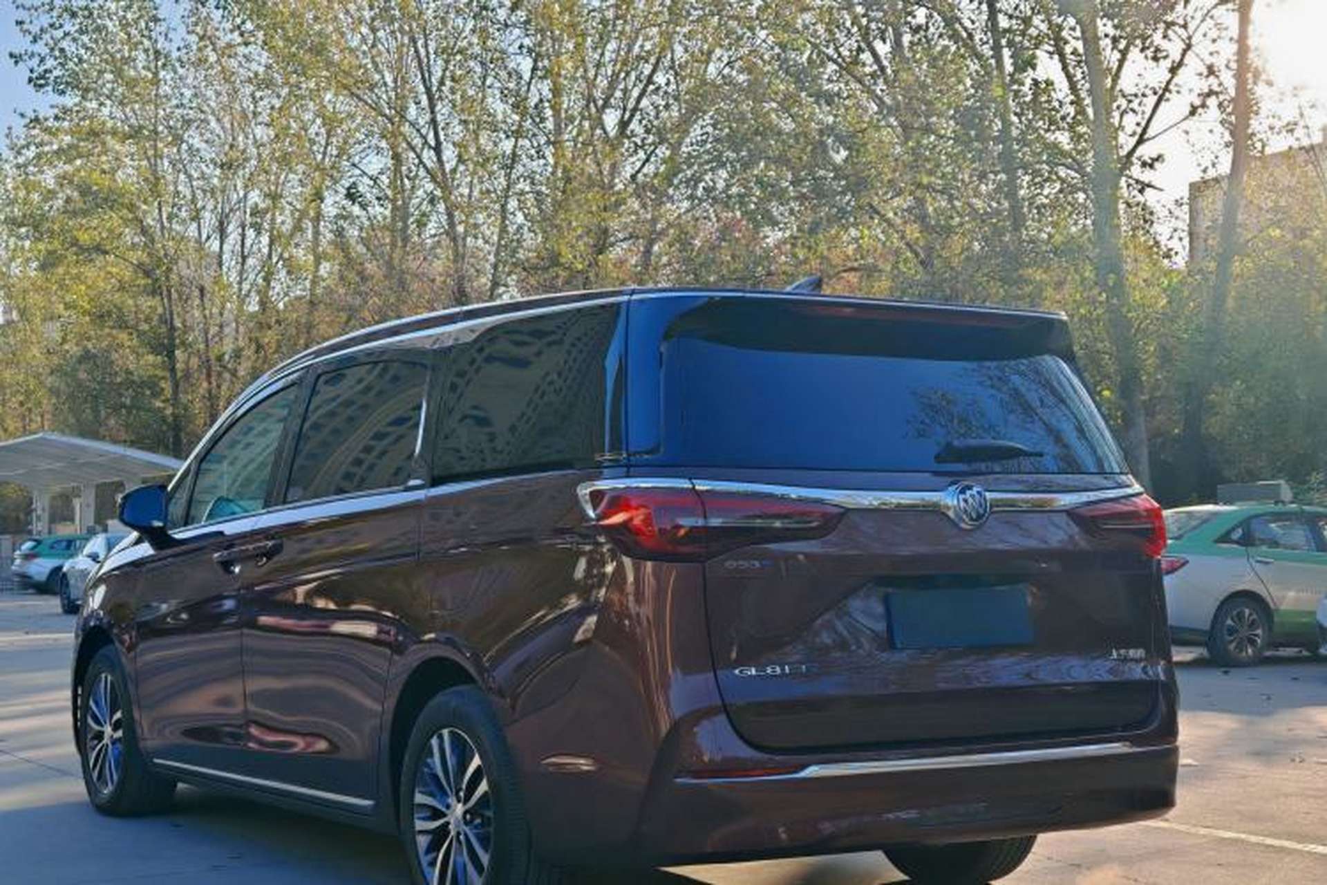 Used Buick GL8 2023 ES Lu Zun Deluxe Model Exterior 5