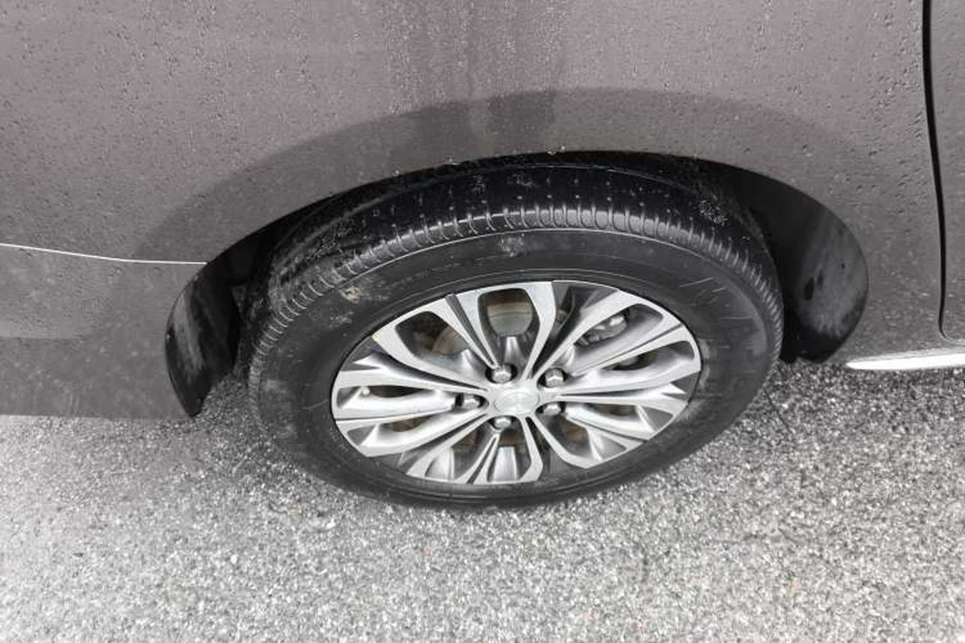 Used Buick GL8 2023 Land Executive Class Deluxe Model Exterior 5