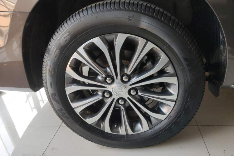 Used Buick GL8 2023 Land Executive Class Comfort Model Exterior 5