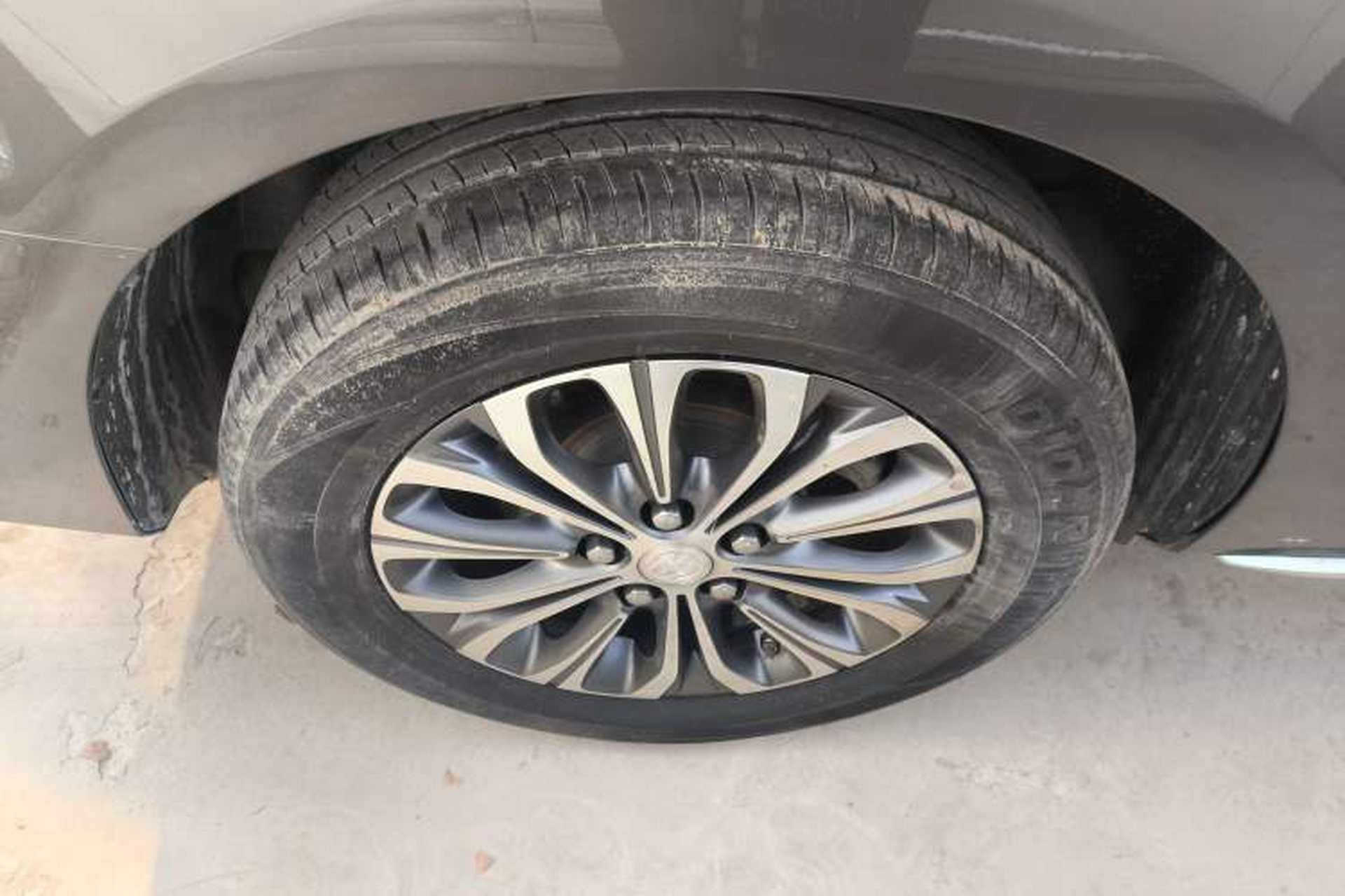 Used Buick GL8 2023 Land Executive Class Comfort Model Exterior 5