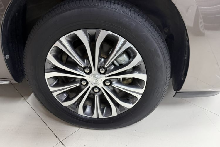 Used Buick GL8 2023 Land Executive Class Comfort Model Exterior 6