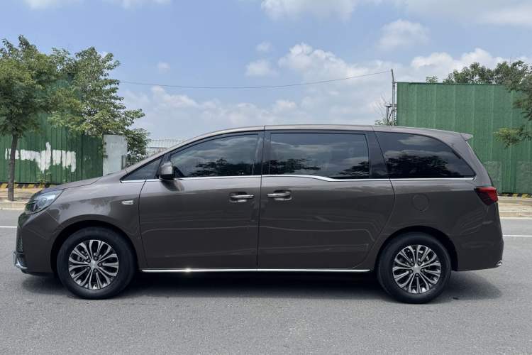 Used Buick GL8 2023 Land Executive Class 652T Luxury Model Exterior 6