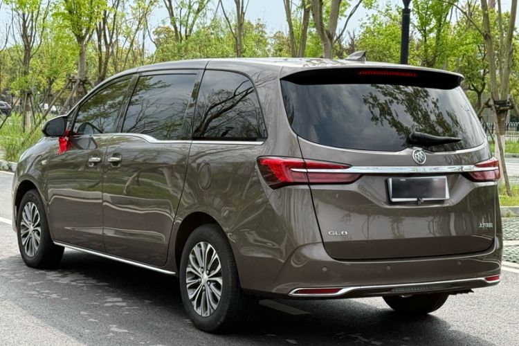 Used Buick GL8 2023 Facelifted Land Cruiser Executive Luxury Version Exterior 6