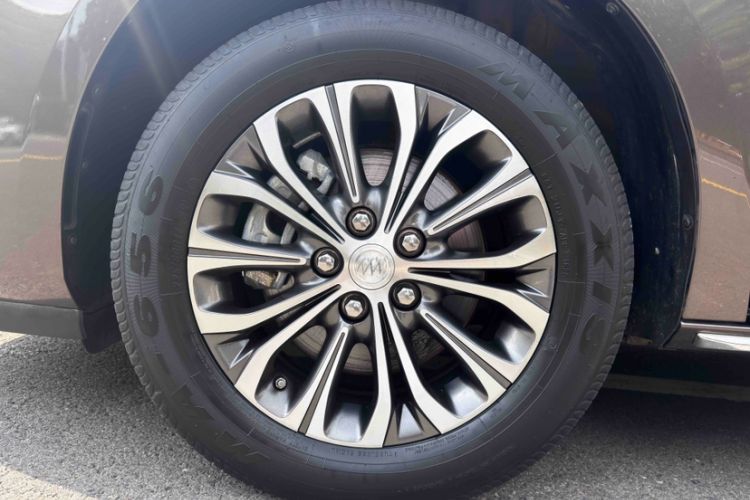 Used Buick GL8 2023 Land Executive Class Comfort Model Exterior 6