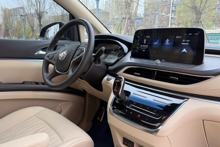 Used Buick GL8 2023 Facelifted Land Cruiser Executive Luxury Version Exterior 6