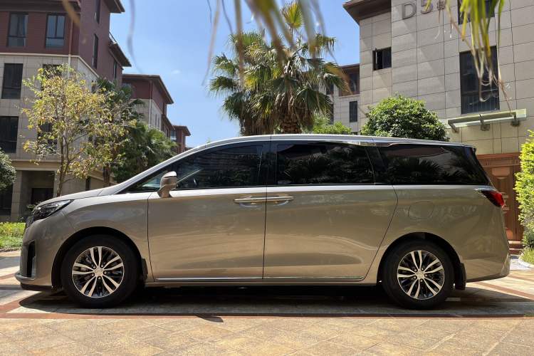 Used Buick GL8 2023 ES Lu Zun Deluxe Model Exterior 7